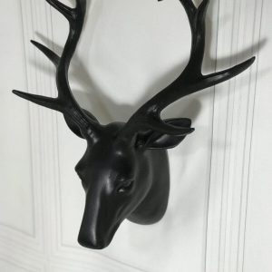 Yılbaşı Geyik Siyah Dekoratif El Boyamasi Geyik Kafası Duvara Asilabilir Biblo (42 CM BOYUTUNDADİR)